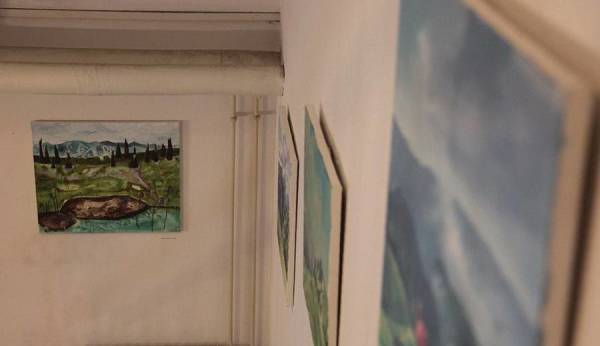 Artwork (left) by Suelin Low Chew Tung produced at Velika Planina, at the recent exhibition at the Kamnik community house, Slovenia. Photo by Lojze Kalinsek.