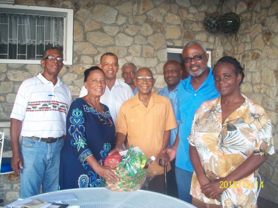 the executive and senior members of the Willie Redhead Foundation paid a courtesy call on Mr Arnold Cruickshank CBE, a retired member and former director of the Foundation at his Old Fort Home, to convey Yuletide greetings and to wish him well.