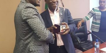 Government presents awards of recognition to soca artistes