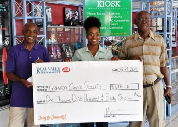 Real Value IGA Supermarket donates fund raised from “Change for Change”