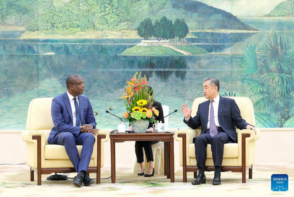 Joseph Andall meets Chinese Foreign Minister Wang Yi