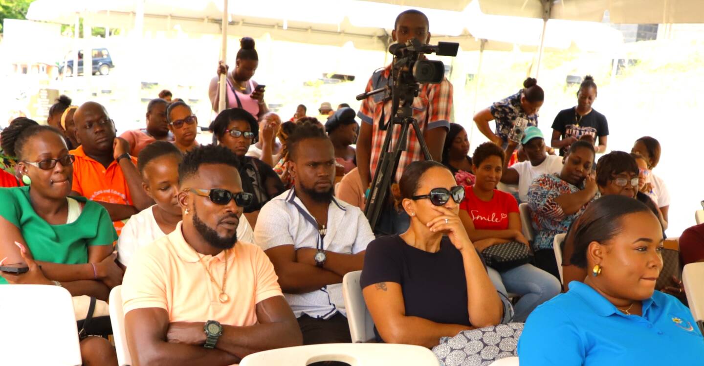 Housing Authority met Carriacou housing unit recipients