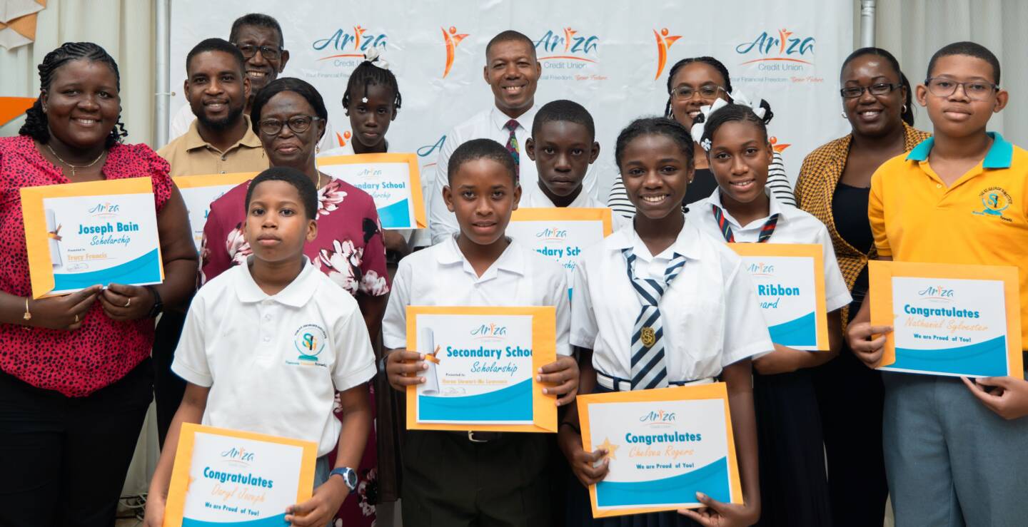 Ariza Credit Union awards scholarships to 13 students