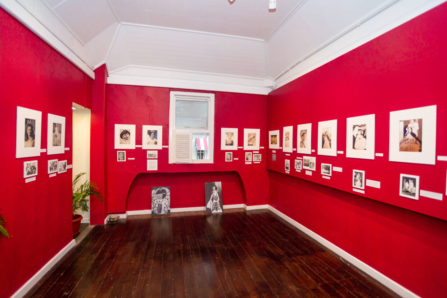 Behind the Crown: Exhibition review