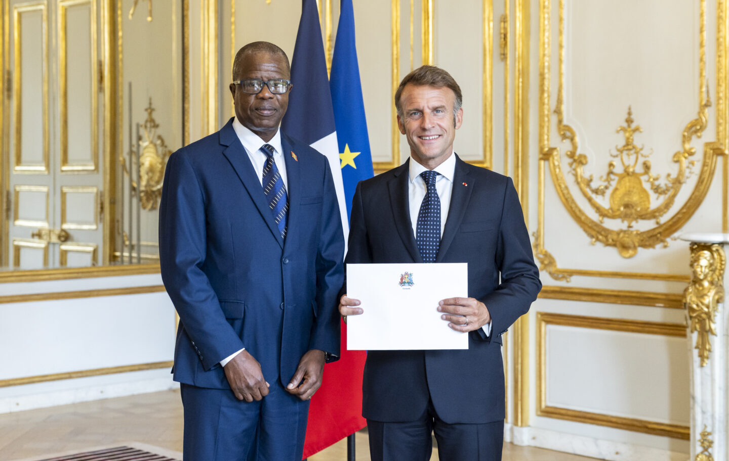 New Grenadian Envoy accredited to Republic of France