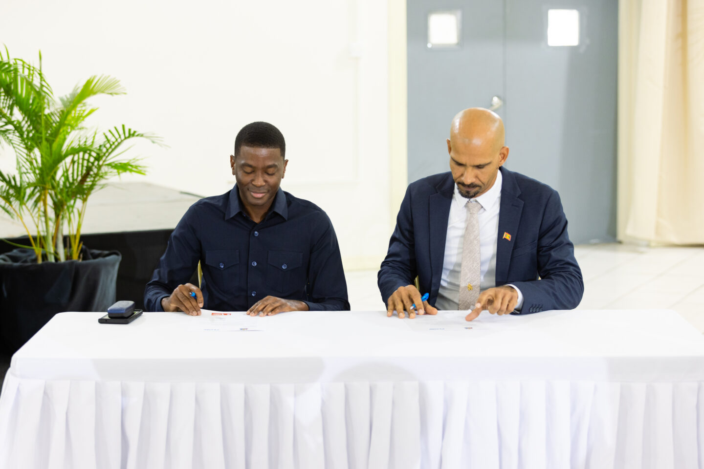 Flow and Government of Grenada renew JUMP programme